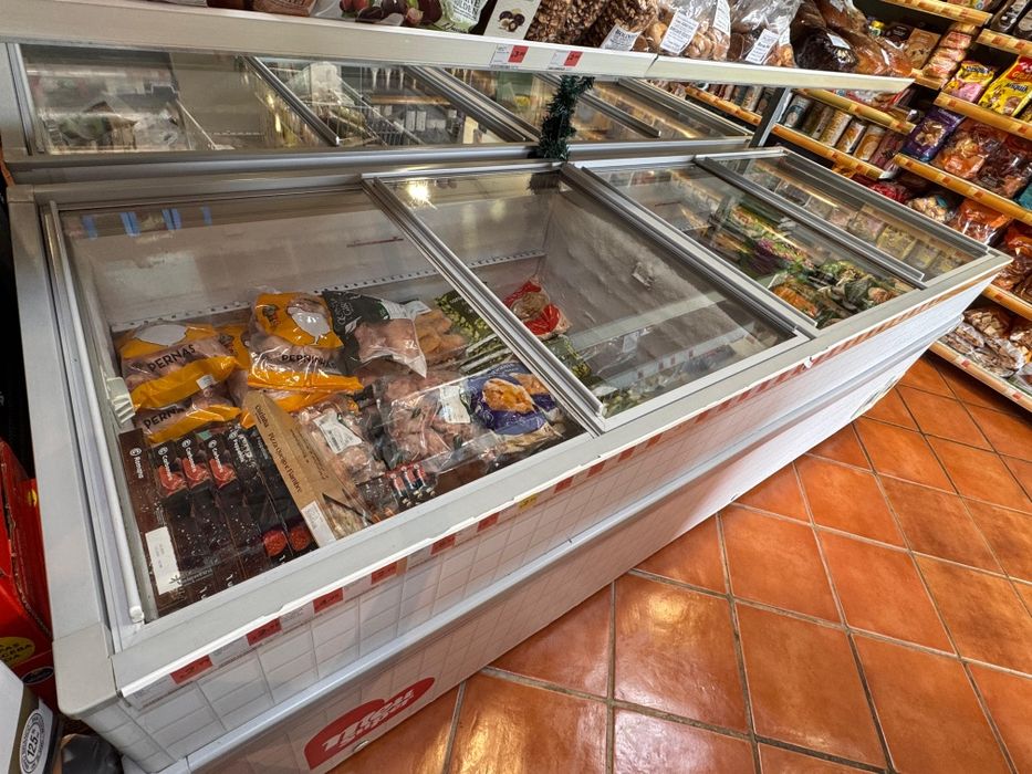 VENDE-SE – Frigoríficos Comerciais EUROFRED (Semi-Novos)