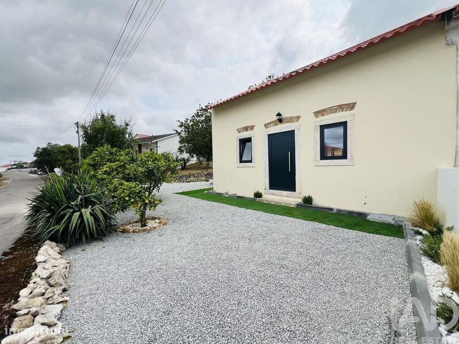 Casa / Villa T2 em Porto de Mós - São João Baptista e São Pedro de 112