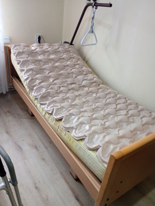 Lóżko rehabilitacyjne + materac odleżynowy  bez barierek zabz