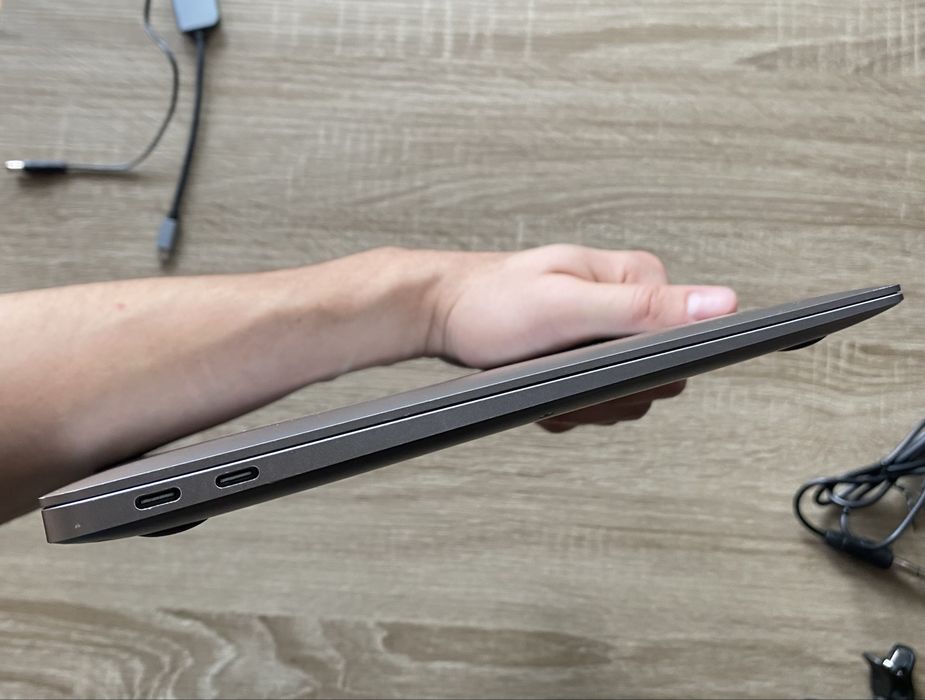 Продаю MacBook Air M1 2020