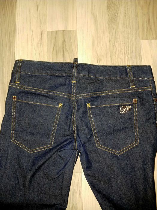 Жіночі джинси DSQUARED 2