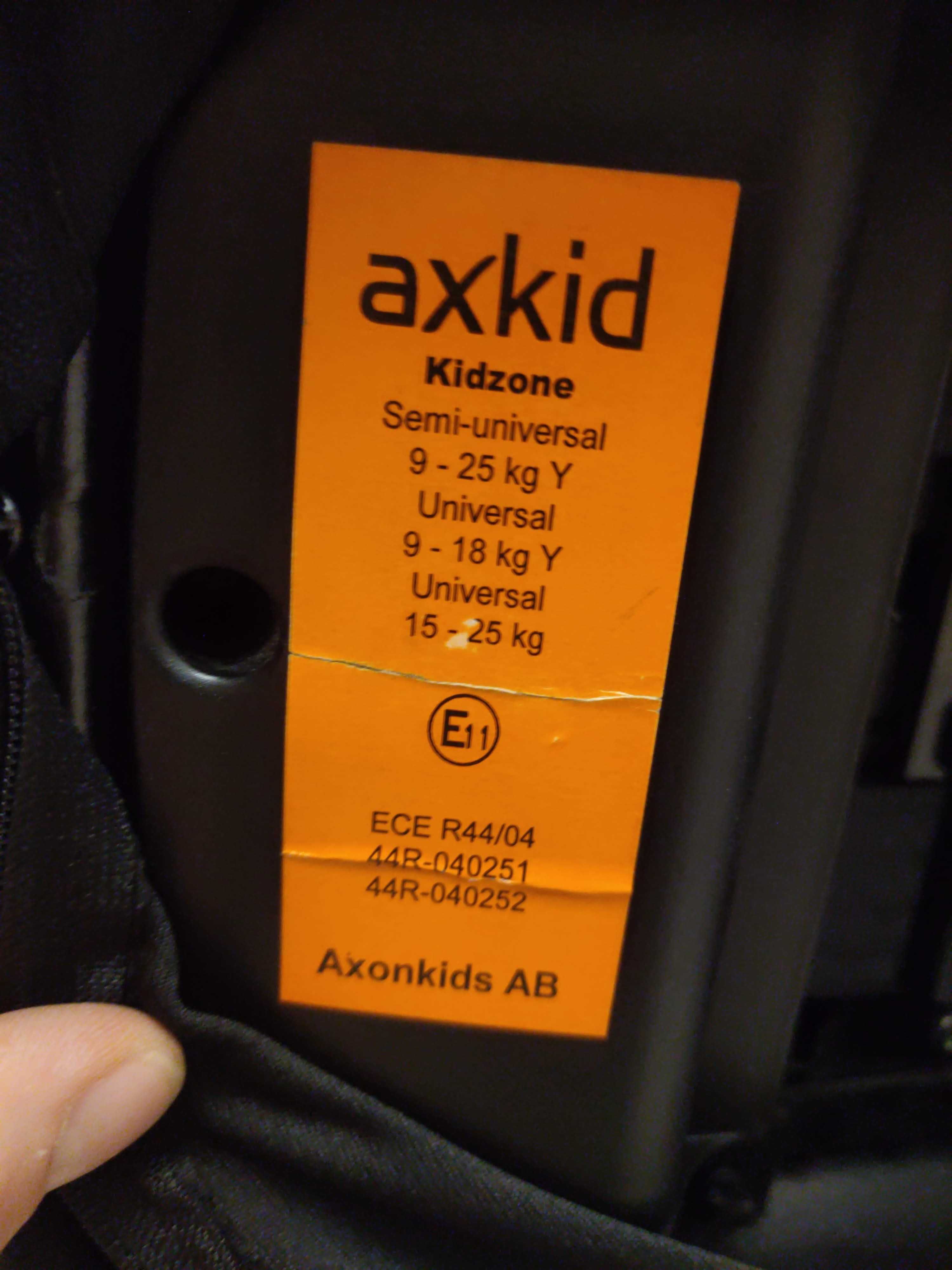 Fotelik samochodowy AXKID KIDZONE tyłem RWF pasy odchylany Stabłowice