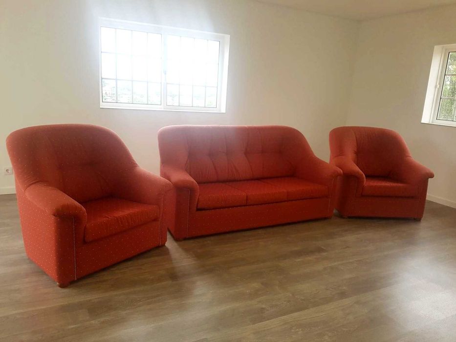 Conjunto de sofá cama + poltronas