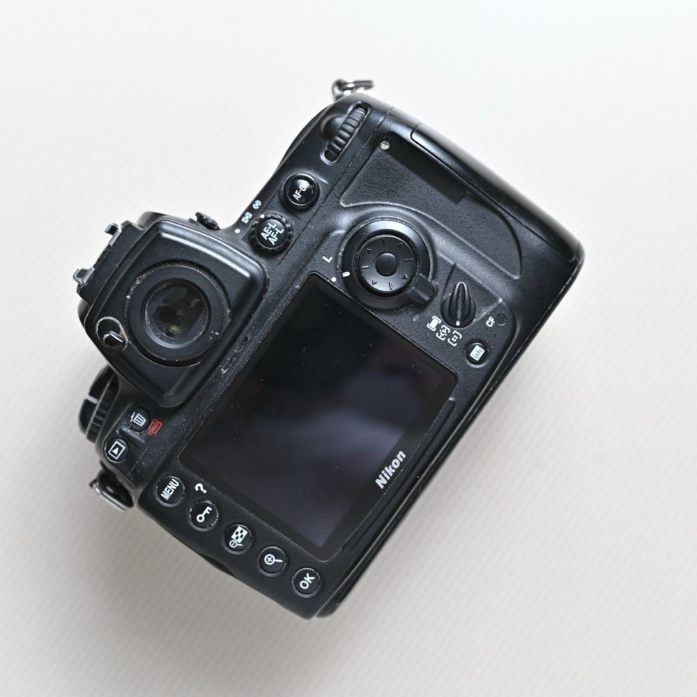 Nikon D700 в Одесі 5800 та 6800 з ніштячками.