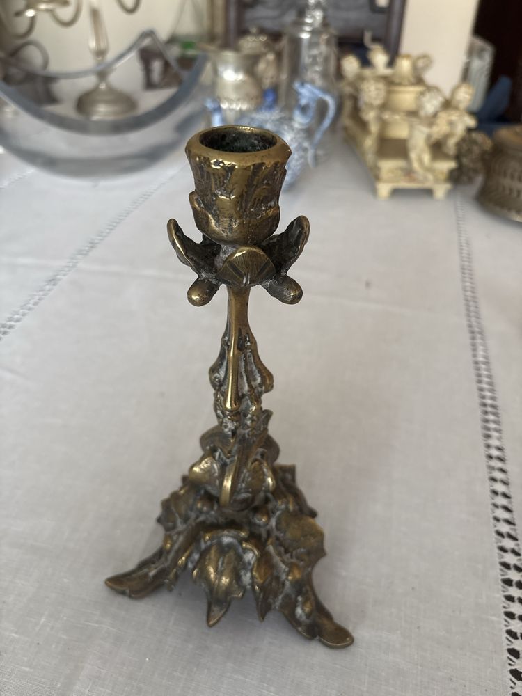 Castiçal antigo em bronze/latão – 21 cm