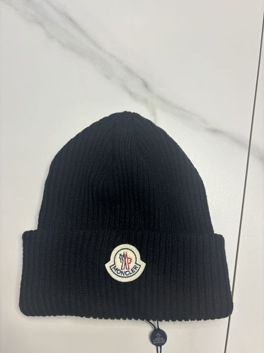 Szprzedam Czapke  moncler