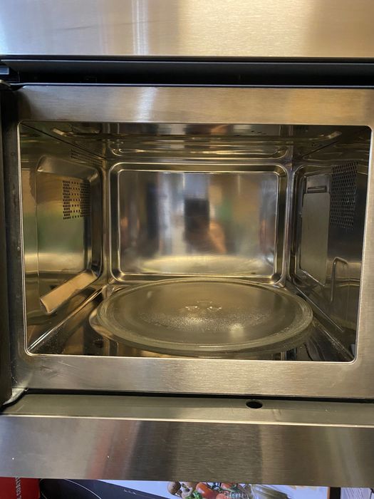 Продам мікрохвильову (не підійшла по розміру)