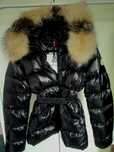 Damska kurtka logowana firmą Moncler