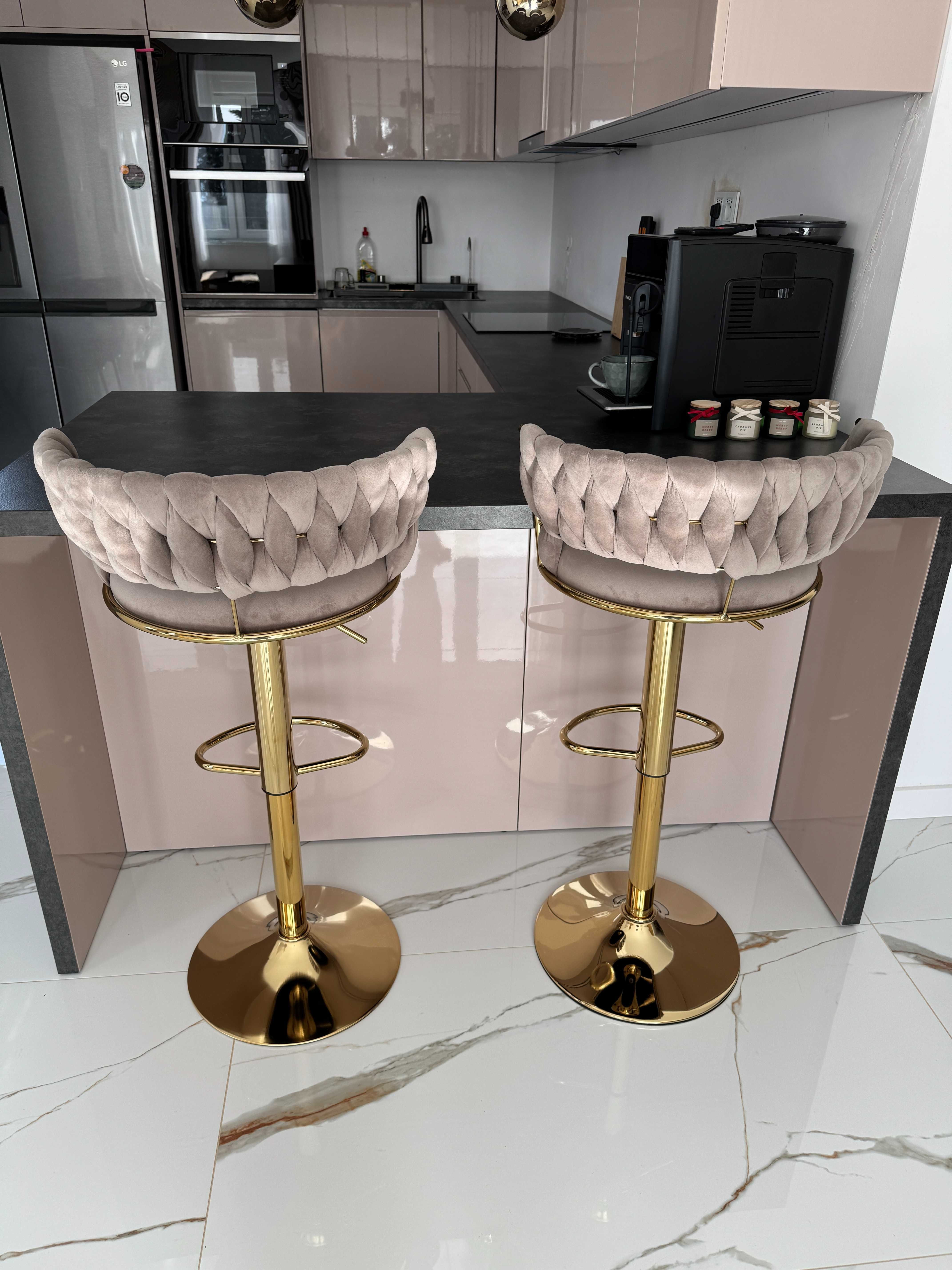 Beżowy Hoker Glamour – Stylowy, Wygodny, Regulowana Wysokość