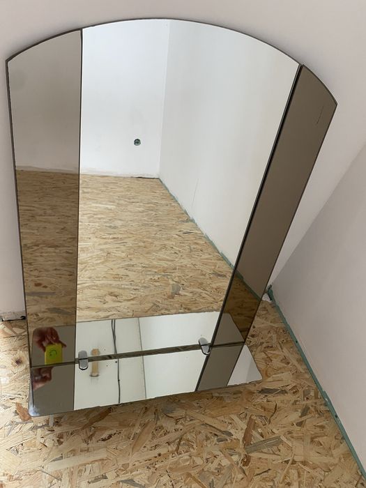 Дзеркало з підставкою