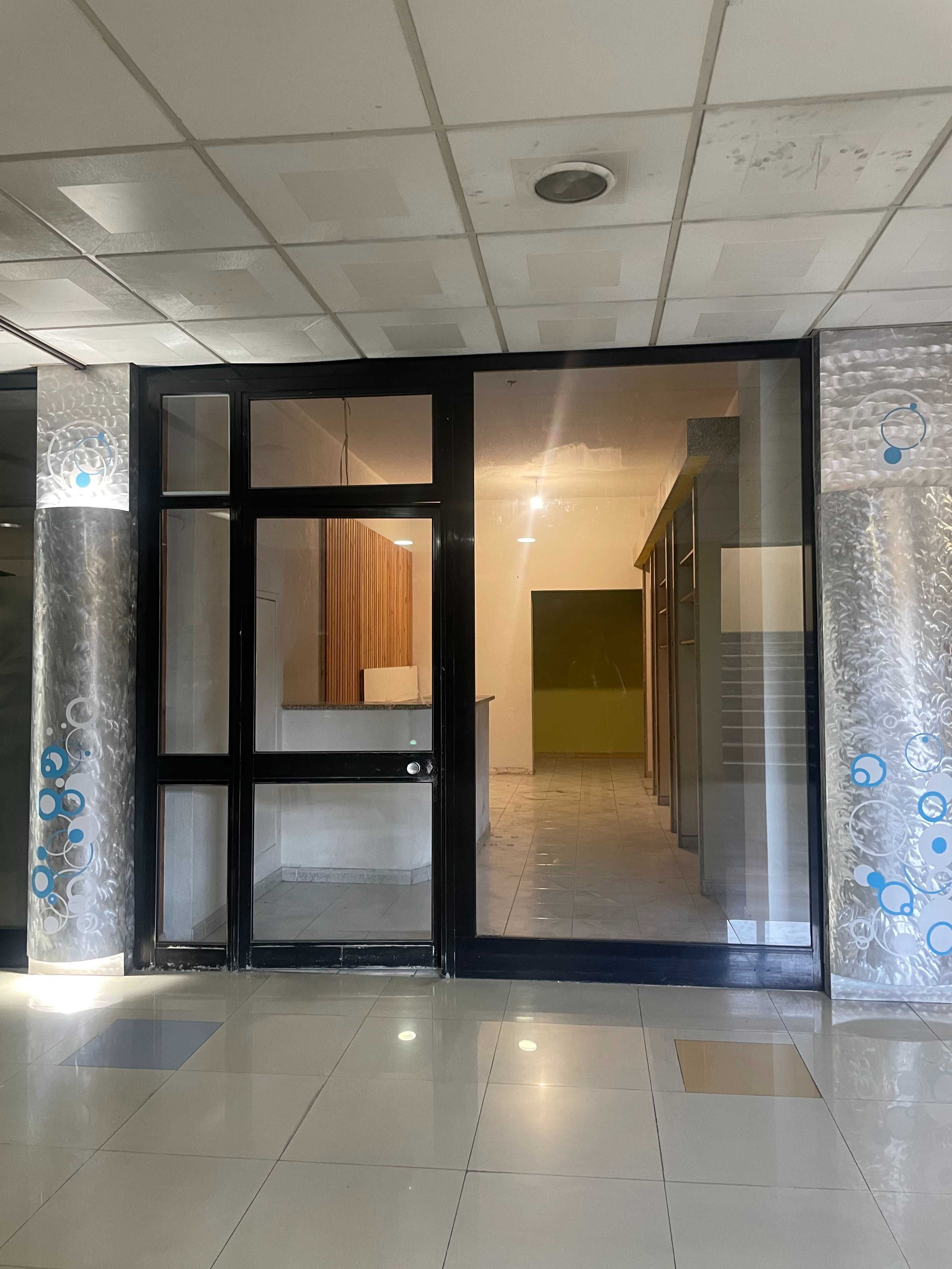 Loja ou Escritório no Centro Comercial Miracorgo em Vila Real