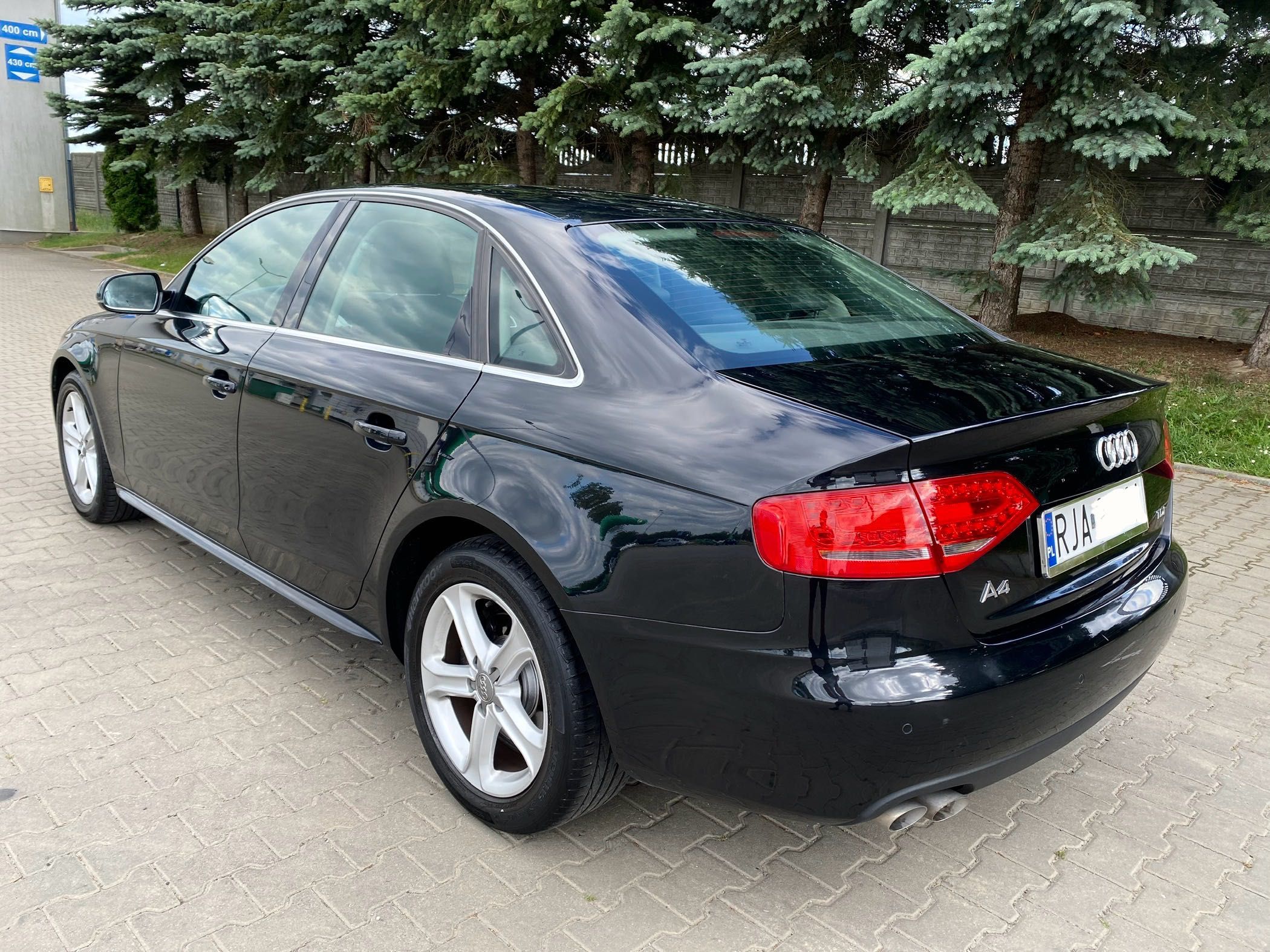 Audi A4 B8 sedan 2.0 TDI • 6 Biegów • LEDY •Xenon•alu 17•nowy rozrząd