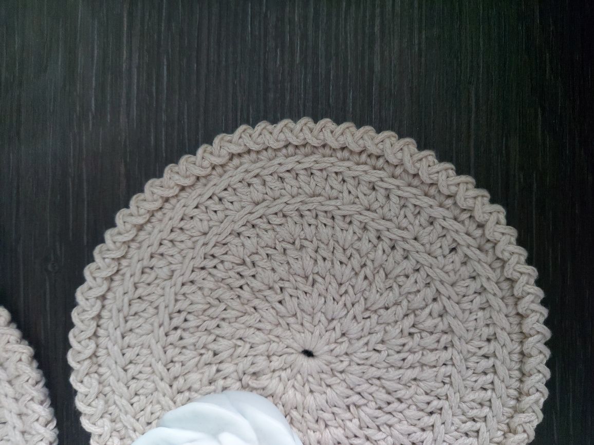 Podkładka pod talerz, mata na stół, handmade, ze sznurka bawełnianego.