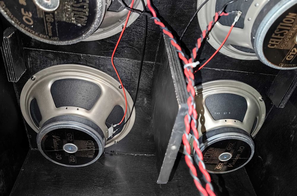 4x Celestion V30 16ohm głośniki gitarowe