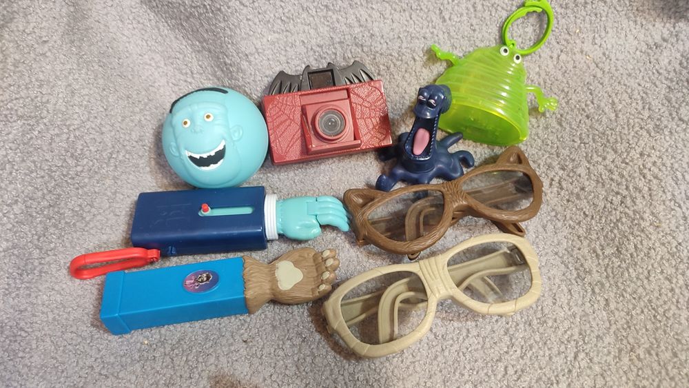 Монстры на каникулах фигурки Макдональдс коллекция