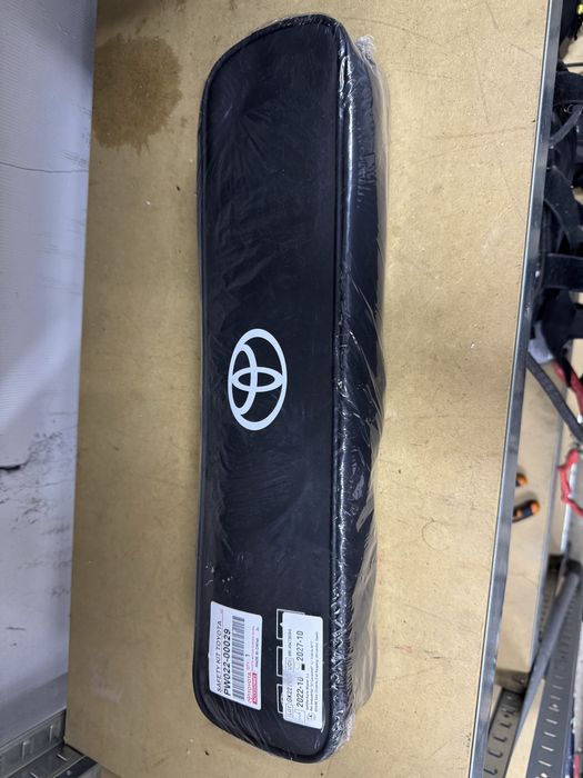 Nowa oryginalna apteczka z trójkatem toyota Safety kit