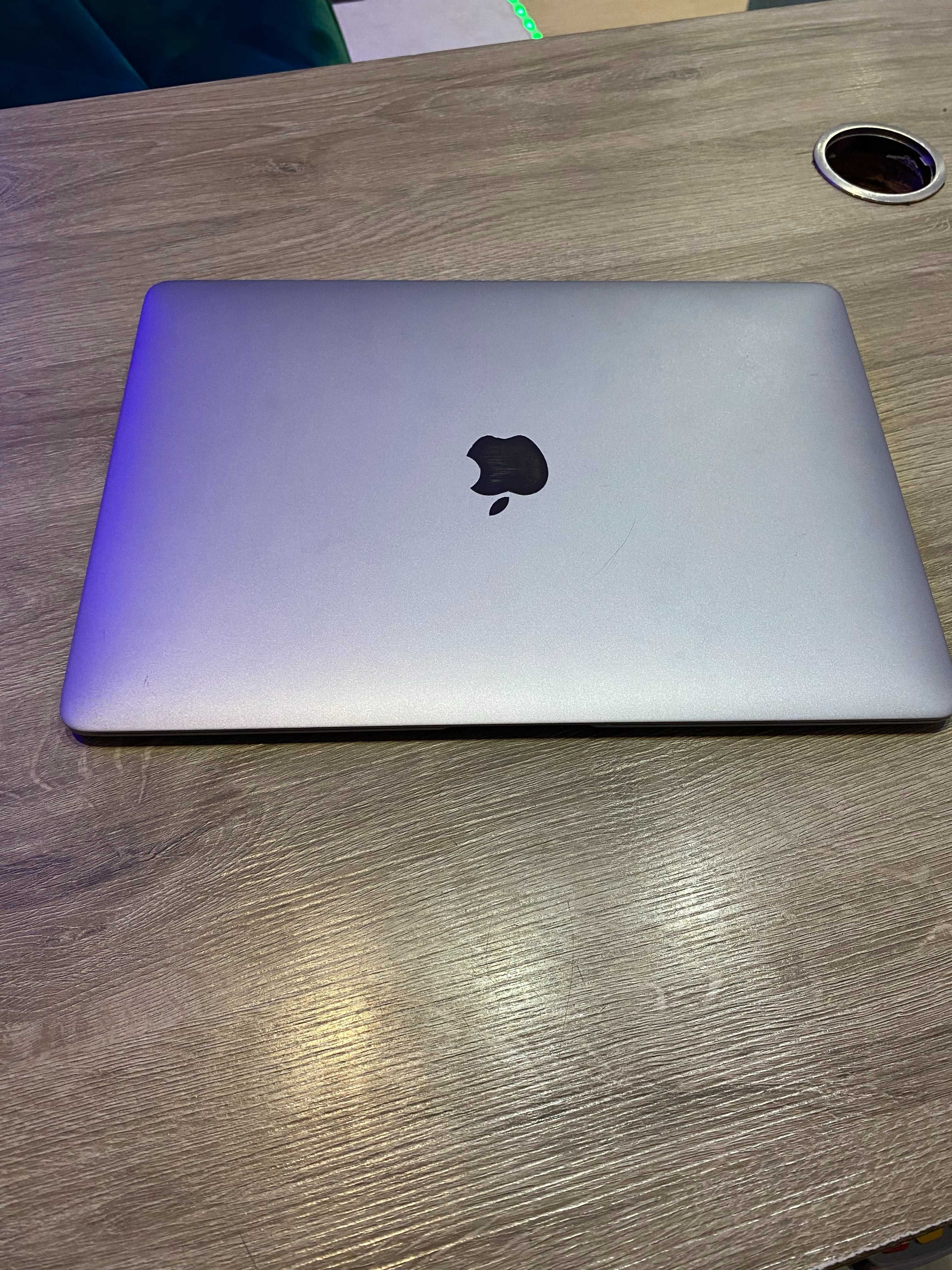 SWIETNY MacBook air w doskonałej cenie