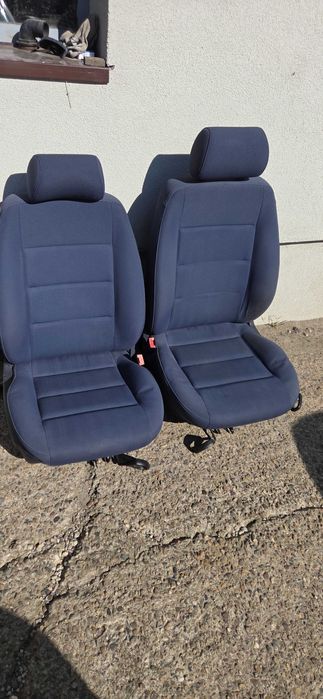 Fotele kanapa Audi A4 B5 Kombi granatowe kpl