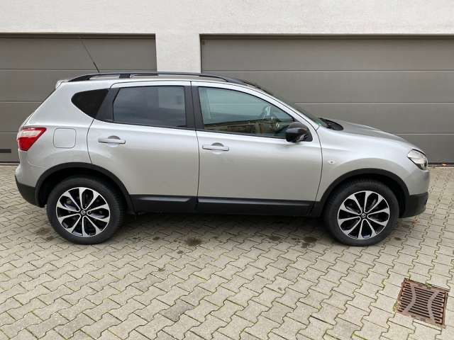 Nissan Qashqai 2.0 2013 року