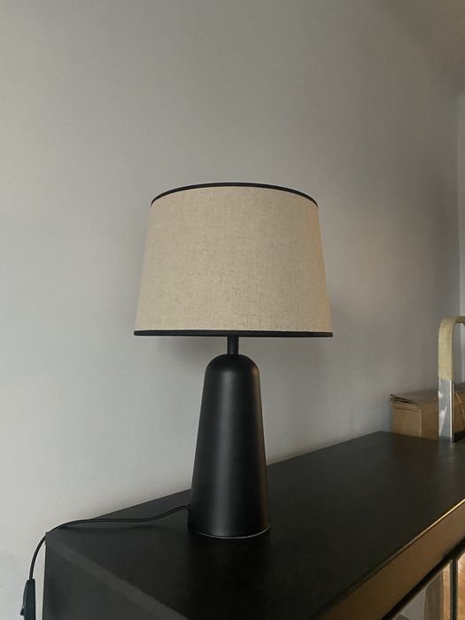 Nowoczesna lampa stołowa – nowa, nieużywana