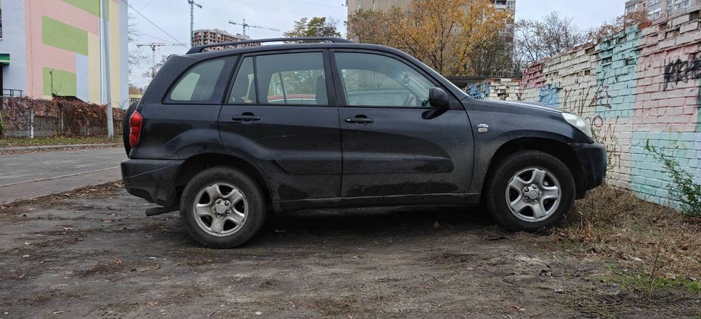 Тойота Рав4 2005 рік 2 літра дизель механіка повний привід