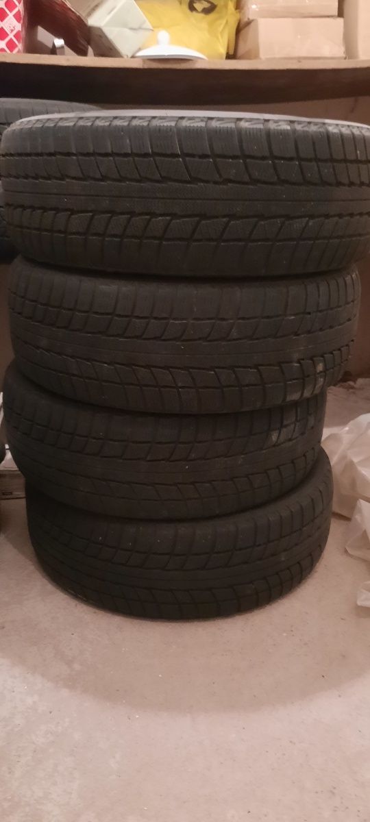 Opony zimowe 225/60 R17 TRIANGLE SNOW LION