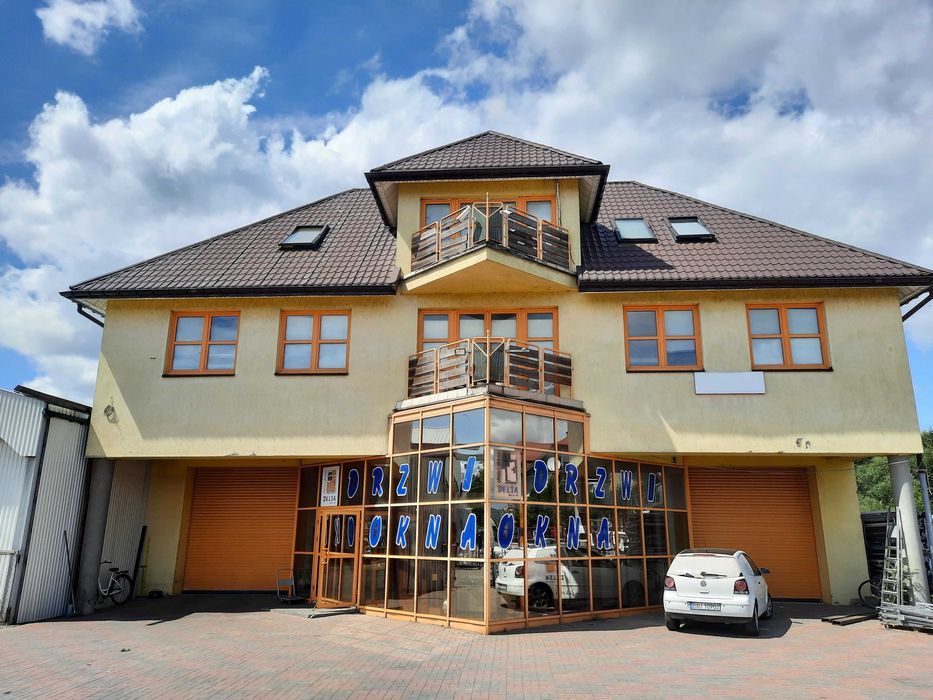 Lokal 60mkw umeblowany na salon sprzedaży , sklep, biuro , gabinet.