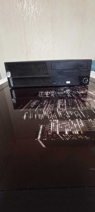 Компьютер с монитором ( полный комплект )
