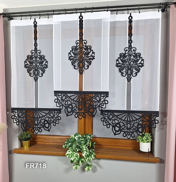 Firanki - 3 Panele Z Czarnymi Ażurami Fr718 –130 / 110 / 130