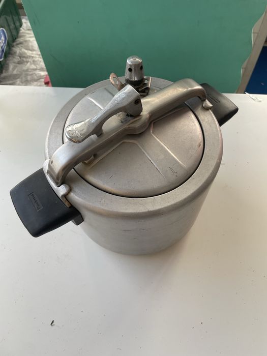 Varias Panelas + panela de pressão