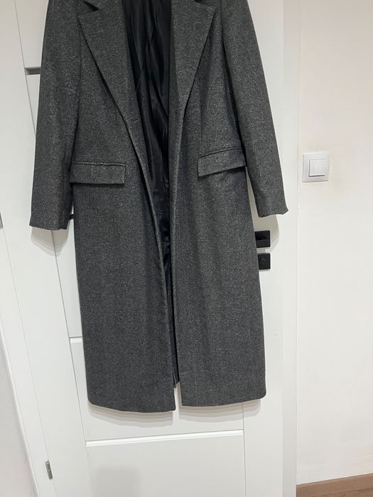 Szary płaszcz z domieszka wełny