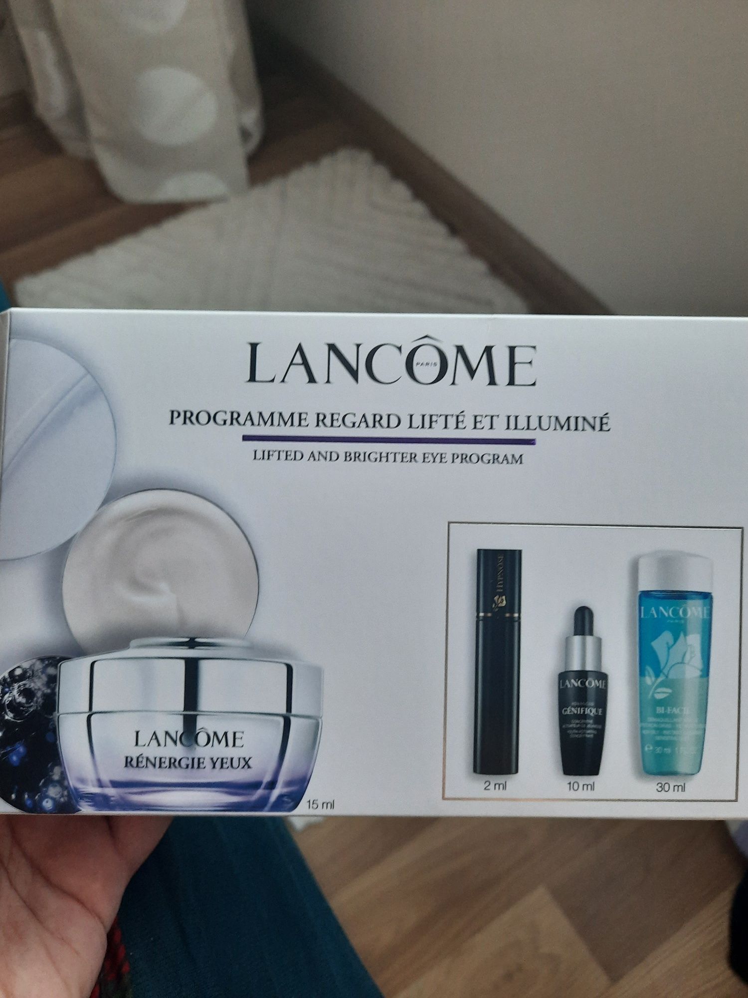 Advanced GENIFIQUE LANCOME serum dzień Kobiet wiosna