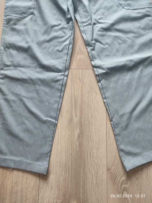 Nowy szary mundurek medyczny rozmiar S