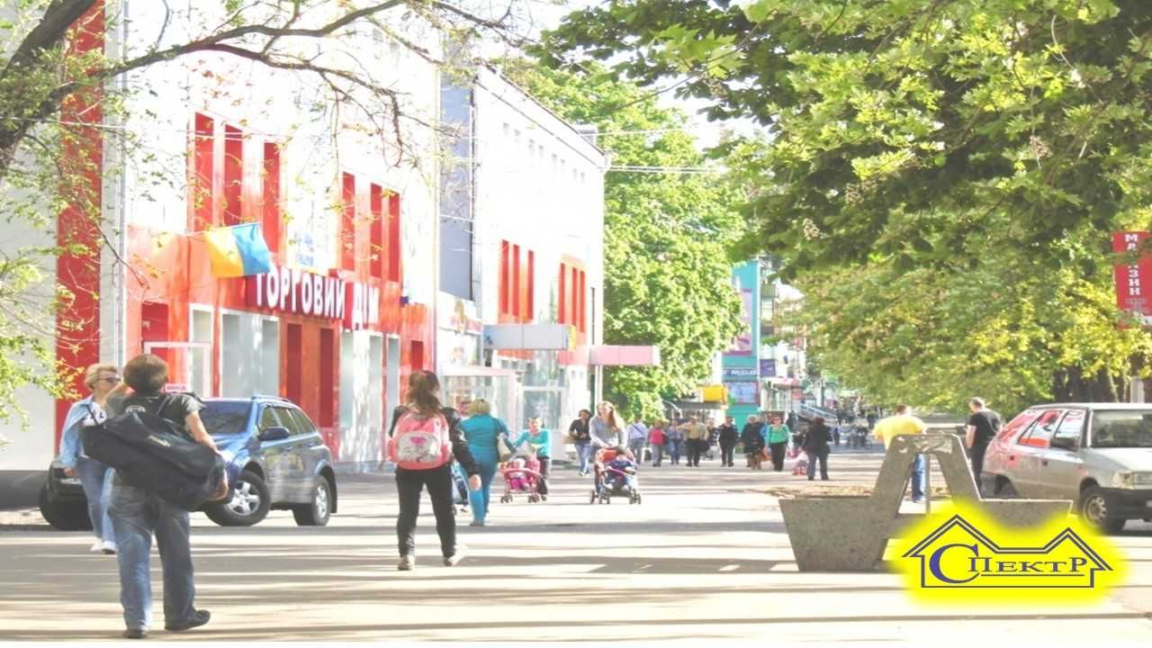 59кв.м. червона лінія 44квартал навпроти Варус та зупинка