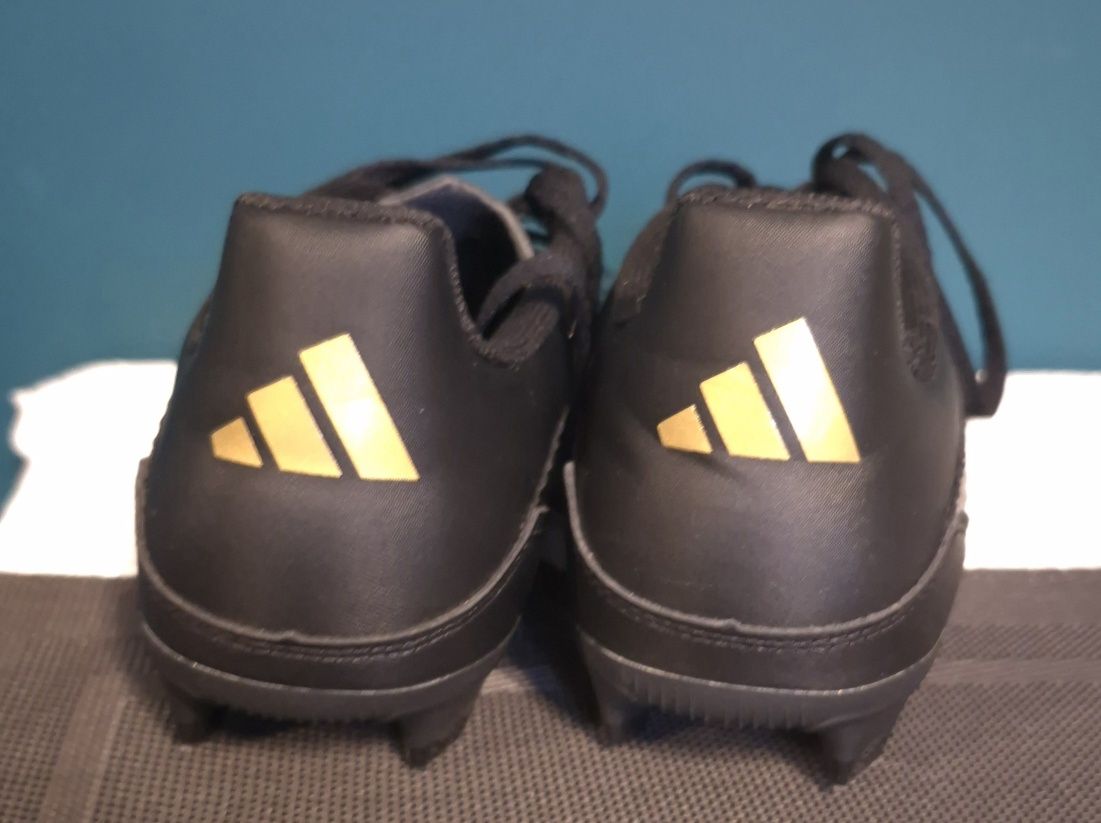 Męskie korki Adidas F50 CLUB FXG IE0614

F50 CLUB FXG IE0614