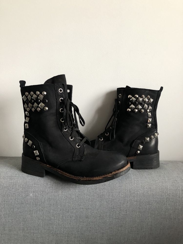 Buty botki Ovyé z ćwiekami rozmiar 36