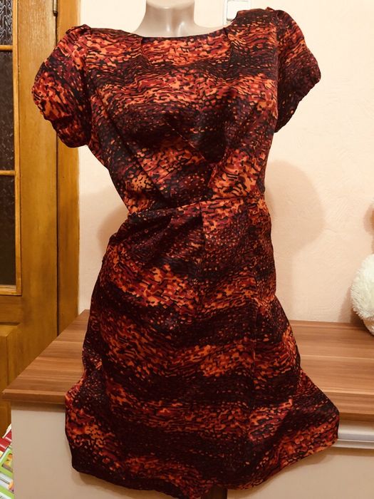 Красное платье . Леопард . 44- 46 размер