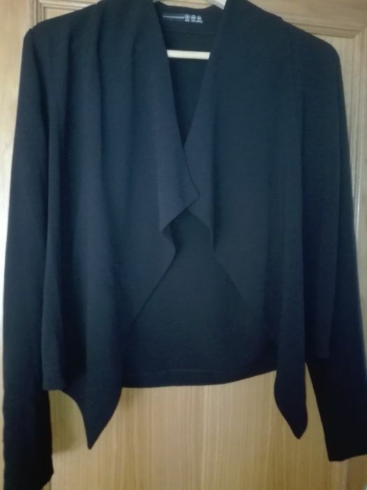 Camisolas Desigual, Esmara by Heidi Klum e Benetton, casaco Primark