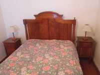 Quarto de cama antigo de madeira