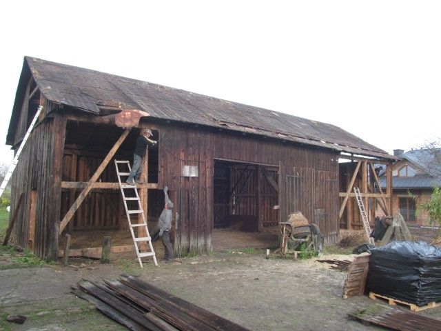 Stare deski rozbiorka skup starego drewna rozbiorki stodoła wymiana