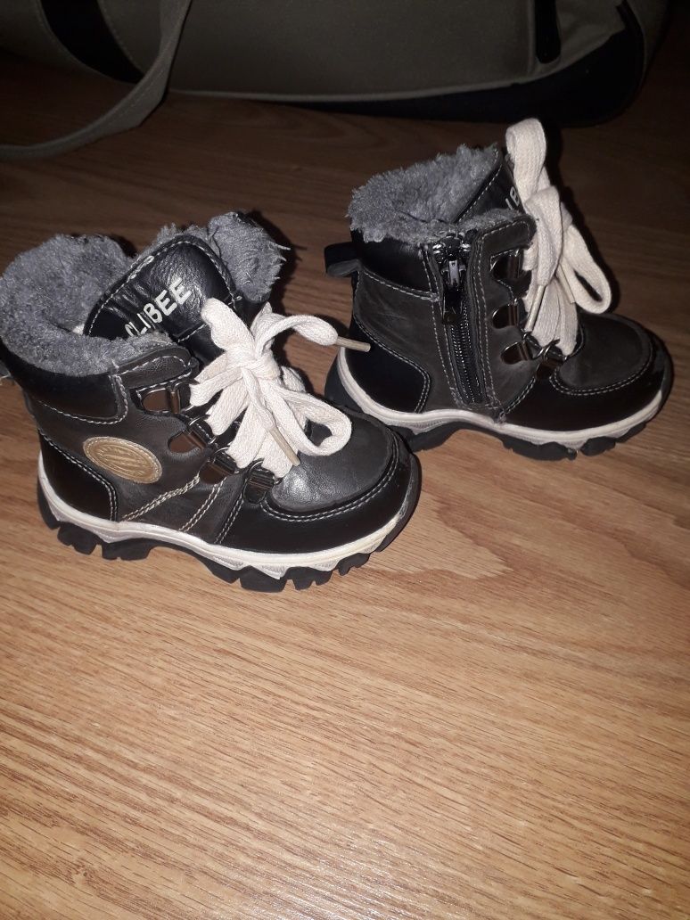 Детские зимние ботинки,и тапочки