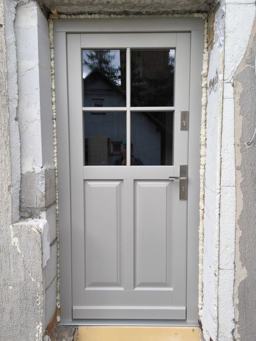 Drzwi drewniane zewnętrzne wejściowe