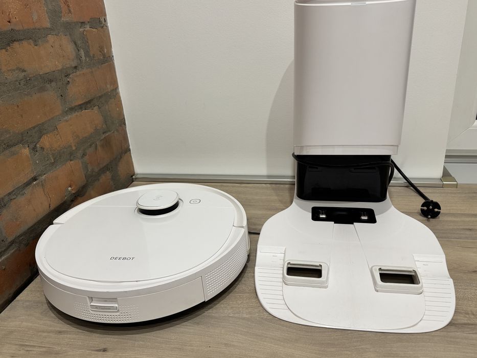 Робот пилосос ECOVACS DEEBOT T9+ — на продаж, чудовий стан!
