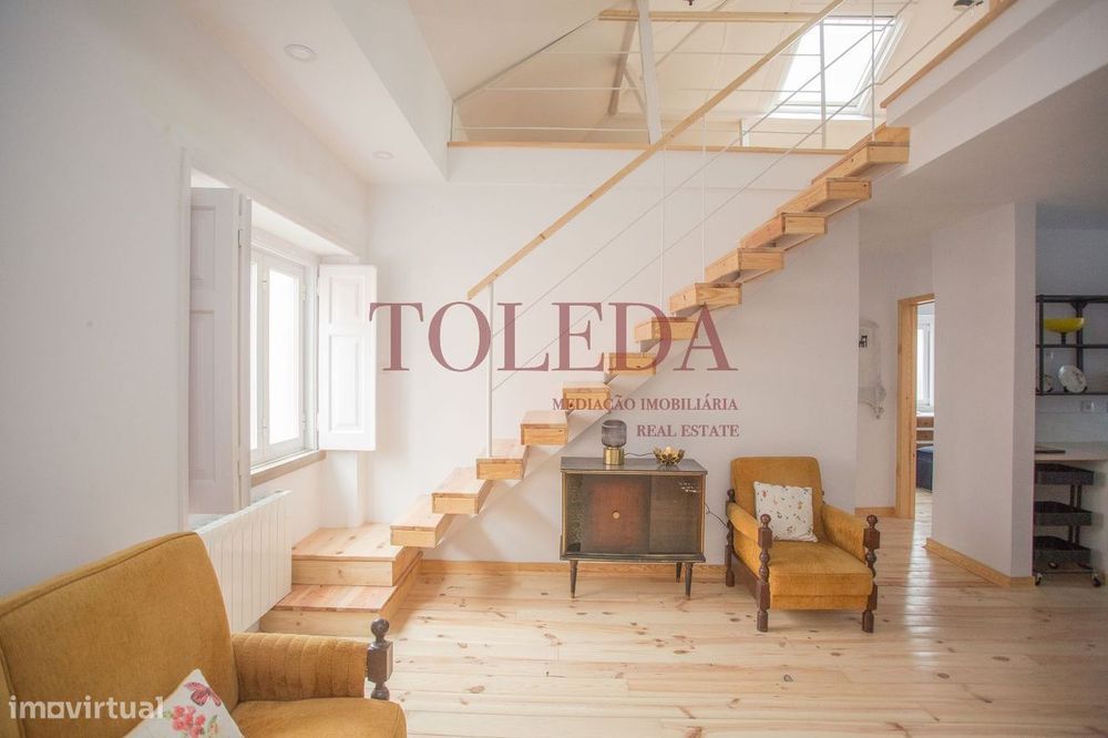 Prédio Vila Sintra 4 Frações T3/T2