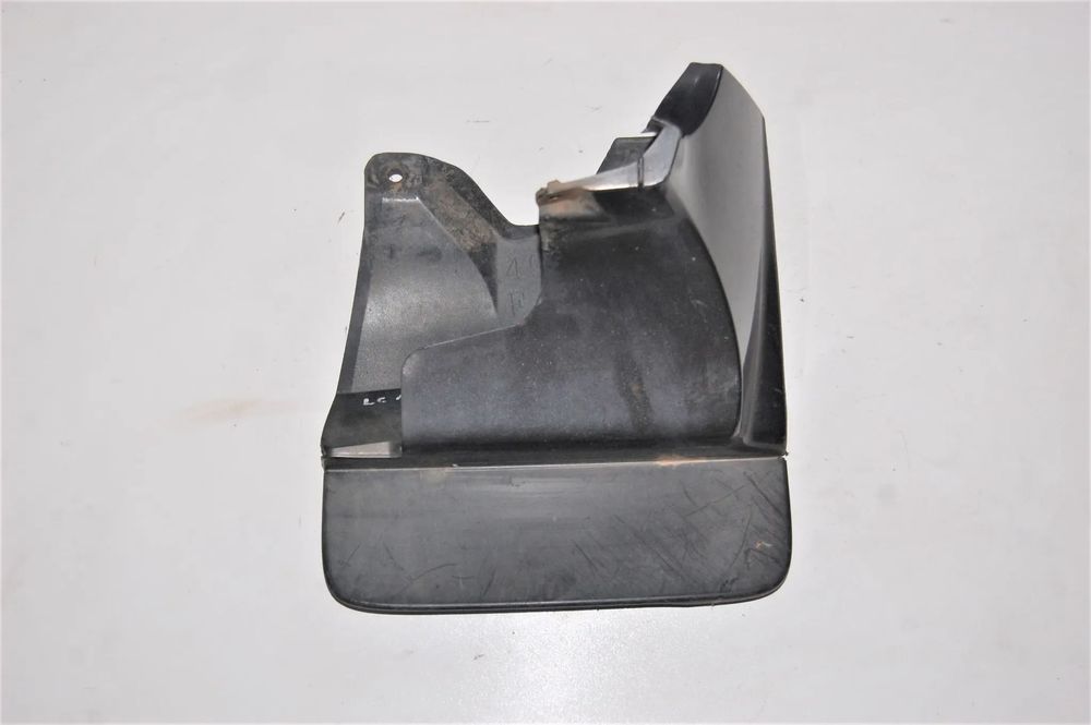 TOYOTA land Cruiser 120 - Chlapacz przedni prawy.