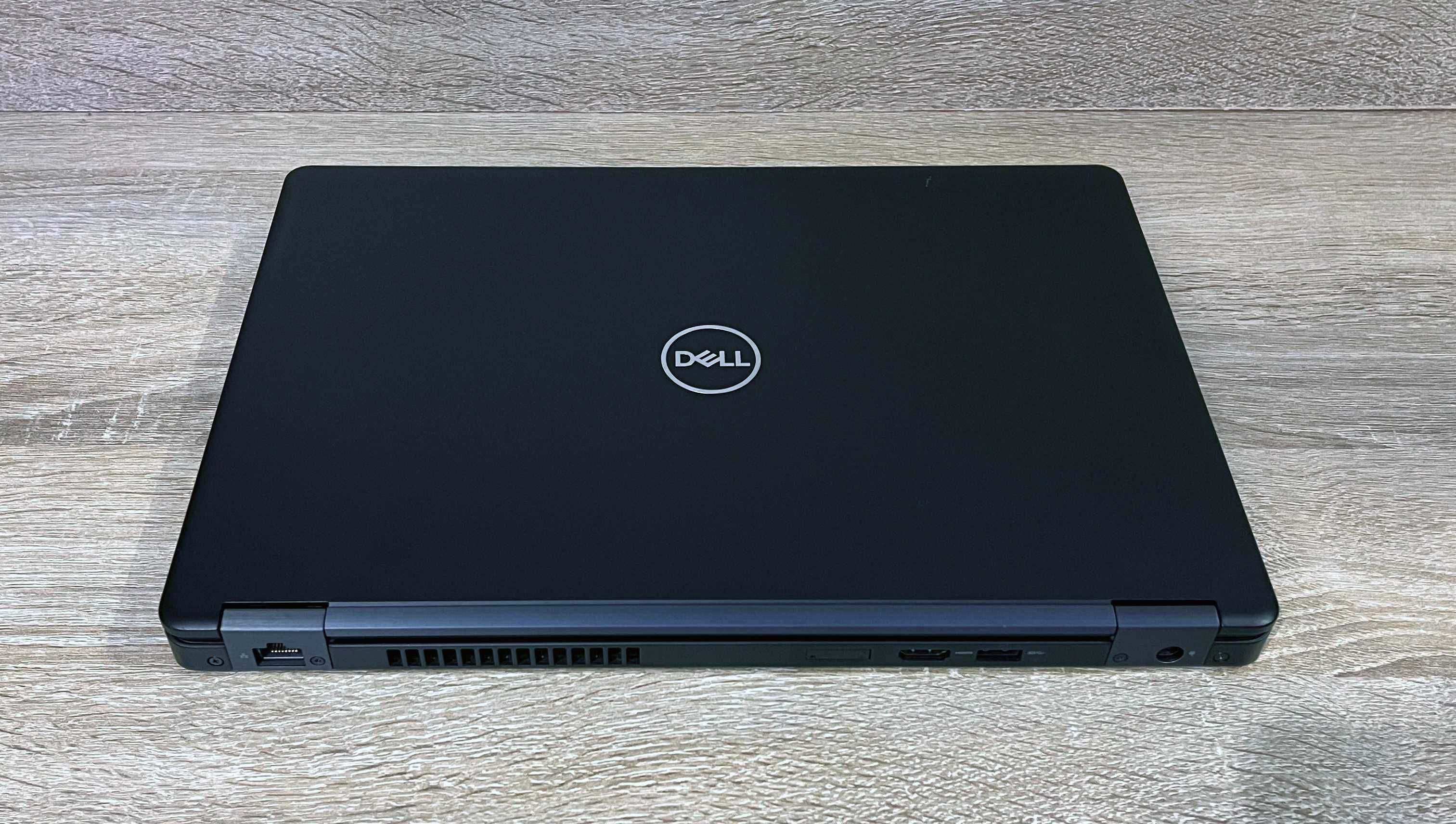 Надійний та продуктивний ноутбук Dell Latitude 5490