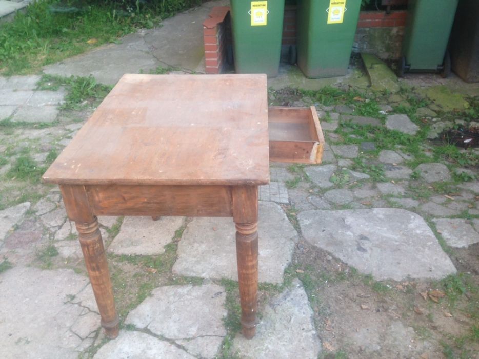 Stół z krzesłami,  meble do renowacji