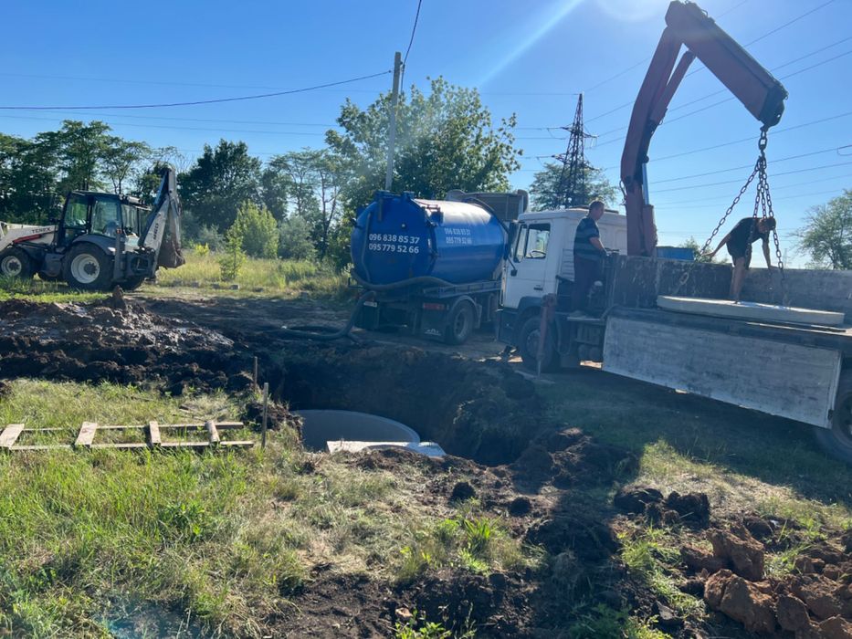 Послуги Ассенизатор,iлосос ,технiчна вода