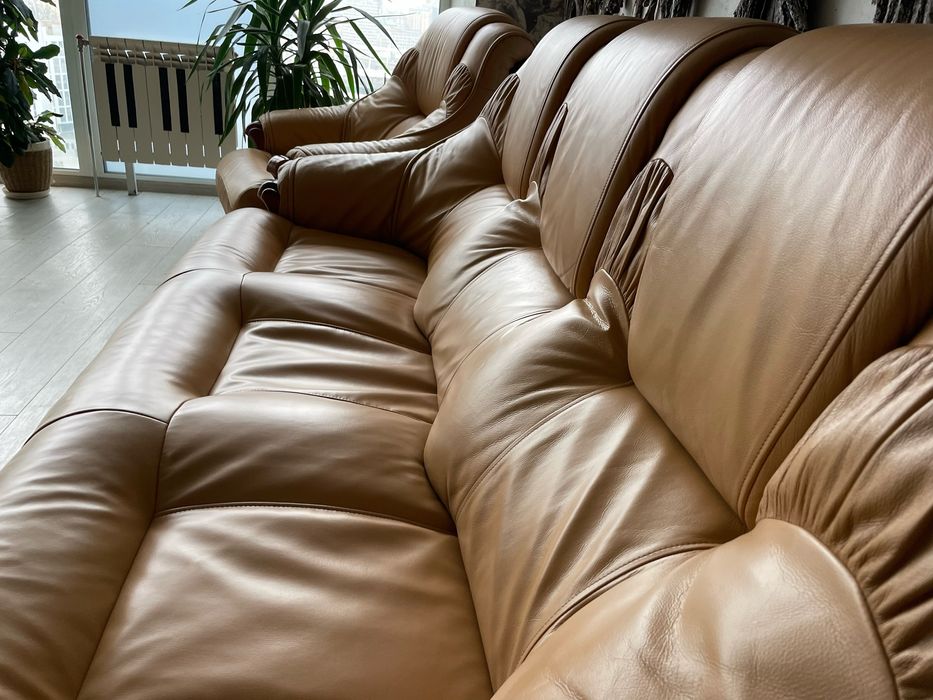 Шкіряний (кожаный) імпортний диван і 2 крісла .Стан 10 з 10