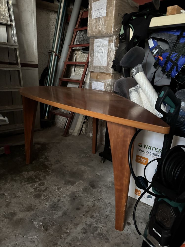 mesa em madeira em forma de gota